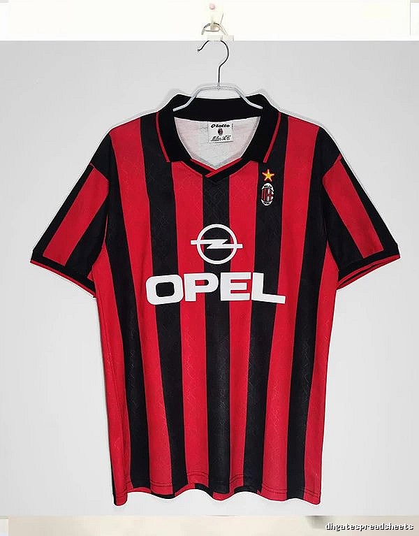 AC Milan Classic Retro soccer jersey Red Black Striped for Daily Styling