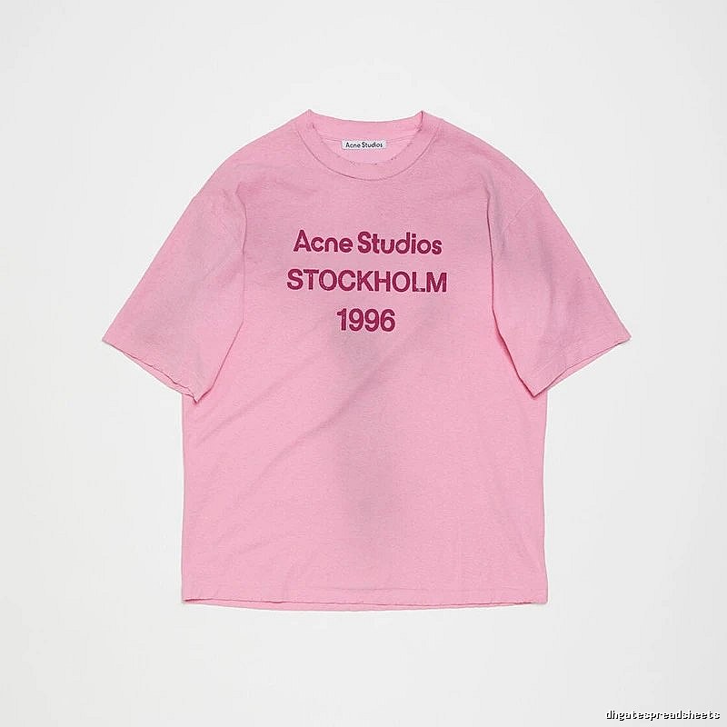 Acne Studios 2090-80 Pink Red Lettering Style Ac908026 Stockholm Logo T-Shirt City Outfit