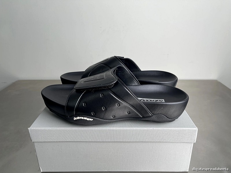 Balenciaga Thick-Soled Embossed Cool Street-style Black Slides