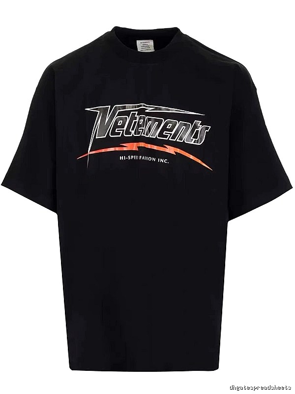 Compact Statement graphic T-shirt Black Colorful Lucky for Sport-Inspired Styling
