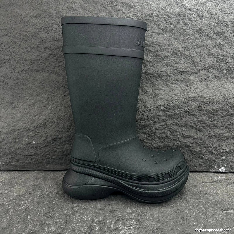 Tall Green Rubber Boot Rain Boot for Daily Rotation