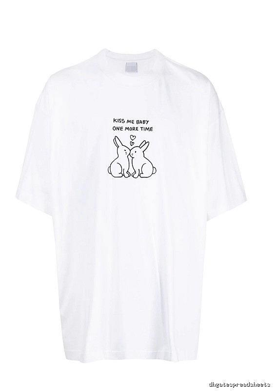Urban Statement graphic T-shirt Black Colorful Lucky with Casual Appeal
